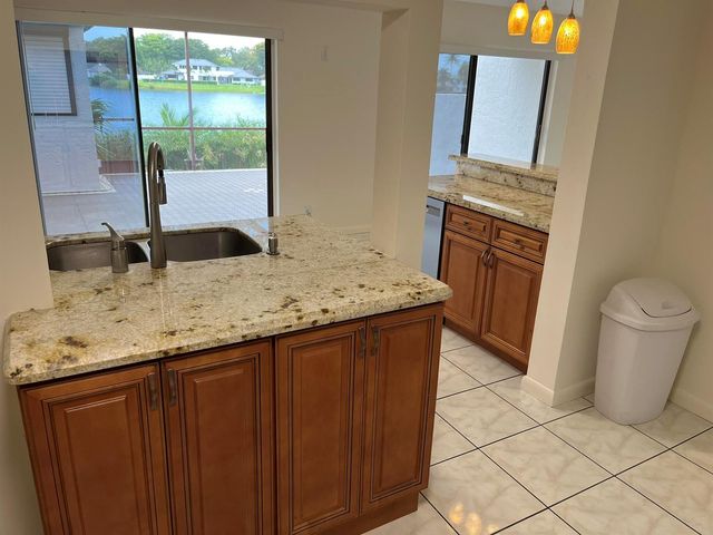 3094 BERMWOOD Lane 237, Hollywood, FL 33021