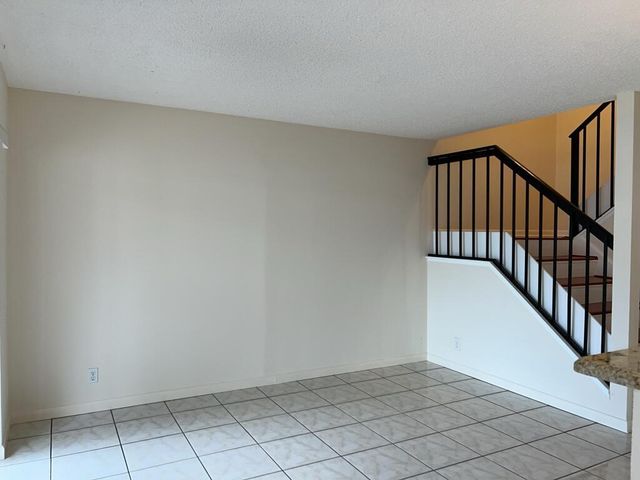 3094 BERMWOOD Lane 237, Hollywood, FL 33021