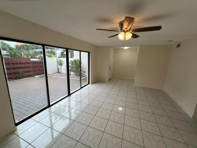 3094 BERMWOOD Lane 237, Hollywood, FL 33021