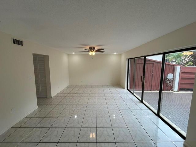 3094 BERMWOOD Lane 237, Hollywood, FL 33021
