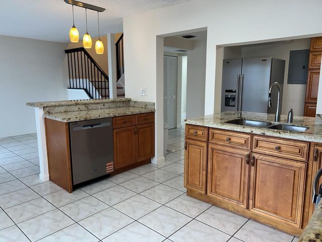 3094 BERMWOOD Lane 237, Hollywood, FL 33021