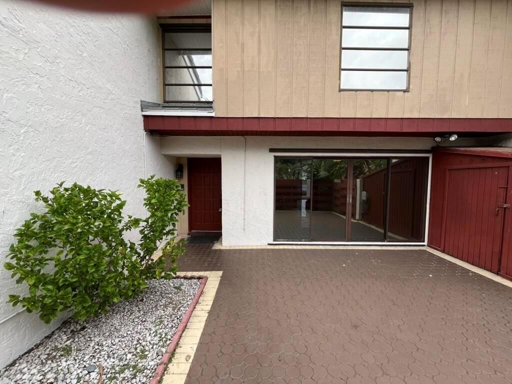 3094 BERMWOOD Lane 237, Hollywood, FL 33021