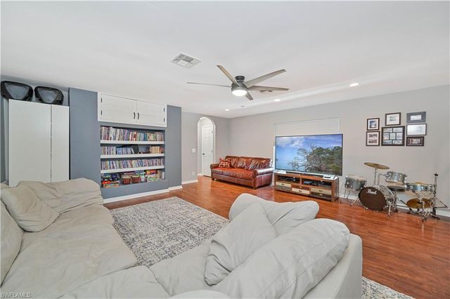 69 Burnt Pine DR, Naples, FL 34119