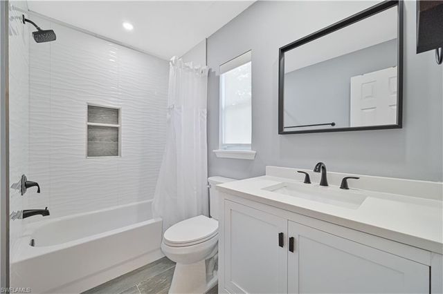 69 Burnt Pine DR, Naples, FL 34119