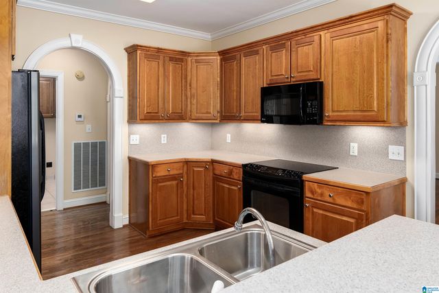 6927 WOODVALE LANE, Trussville, AL 35173