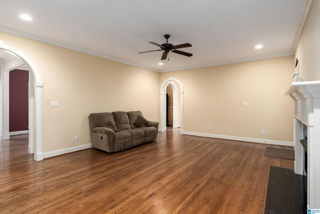 6927 WOODVALE LANE, Trussville, AL 35173