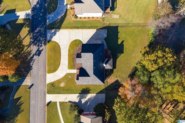 6927 WOODVALE LANE, Trussville, AL 35173