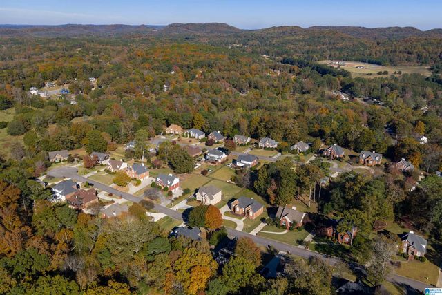 6927 WOODVALE LANE, Trussville, AL 35173