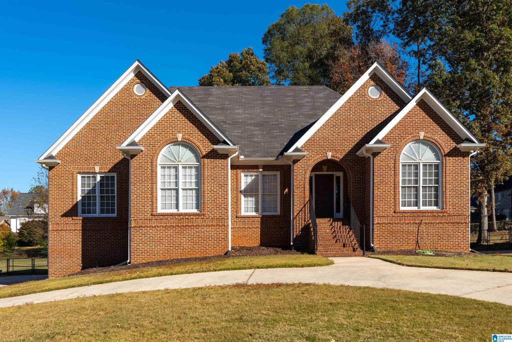 6927 WOODVALE LANE, Trussville, AL 35173