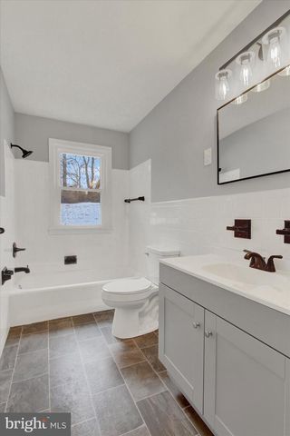 185 LINDY RD, Seven Valleys, PA 17360