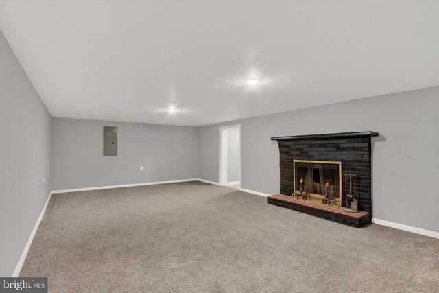 185 LINDY RD, Seven Valleys, PA 17360