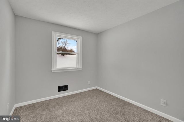 185 LINDY RD, Seven Valleys, PA 17360