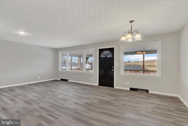 185 LINDY RD, Seven Valleys, PA 17360