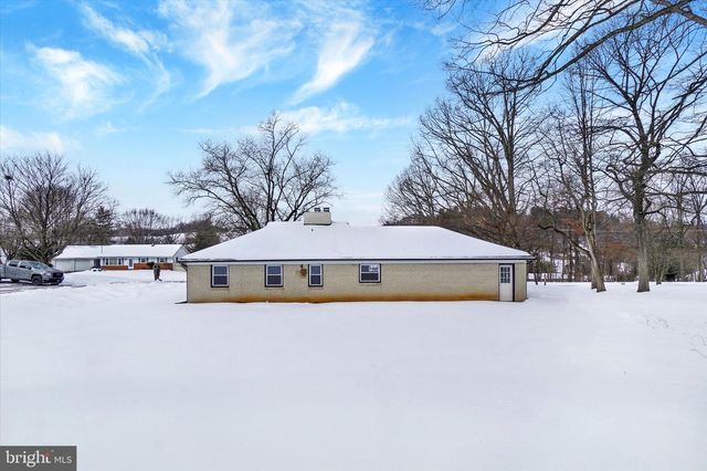 185 LINDY RD, Seven Valleys, PA 17360