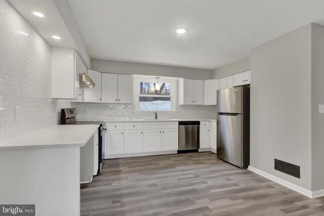 185 LINDY RD, Seven Valleys, PA 17360