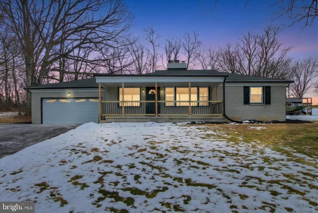 185 LINDY RD, Seven Valleys, PA 17360