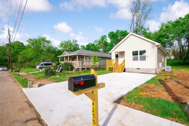 4255 Quinn Adams Street, Chattanooga, TN 37410