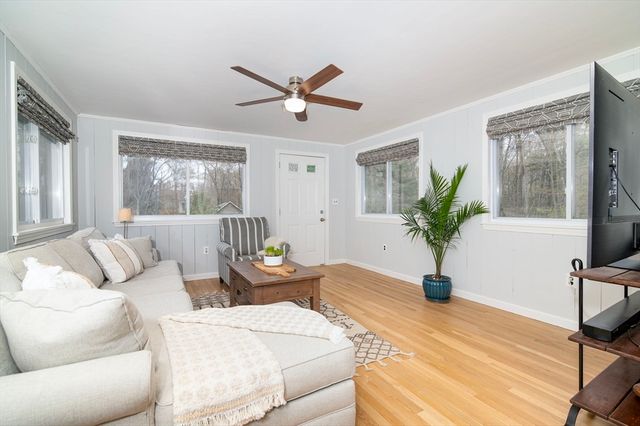 4 Park Dr, Holbrook, MA 02343