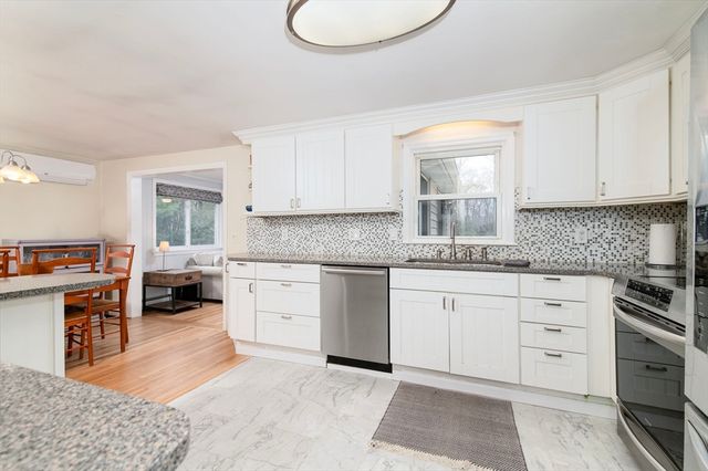 4 Park Dr, Holbrook, MA 02343