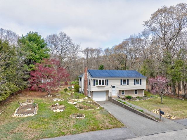 4 Park Dr, Holbrook, MA 02343
