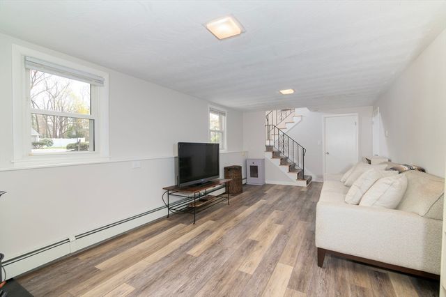 4 Park Dr, Holbrook, MA 02343
