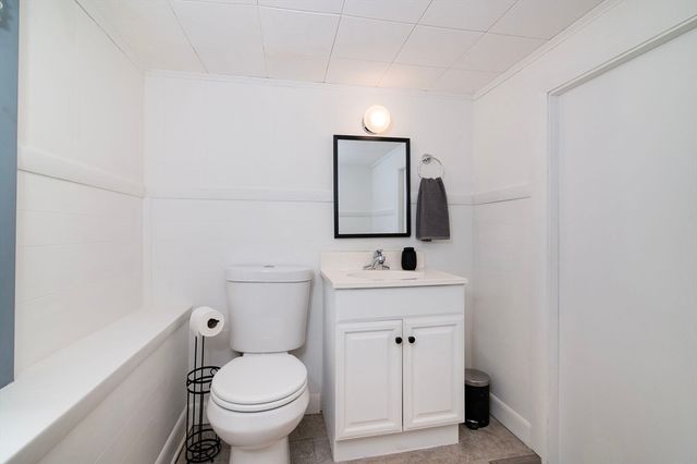 4 Park Dr, Holbrook, MA 02343