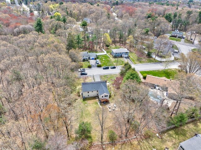 4 Park Dr, Holbrook, MA 02343