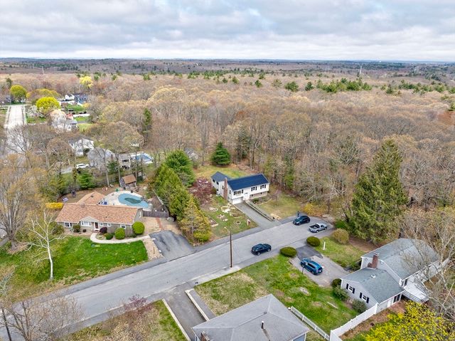 4 Park Dr, Holbrook, MA 02343