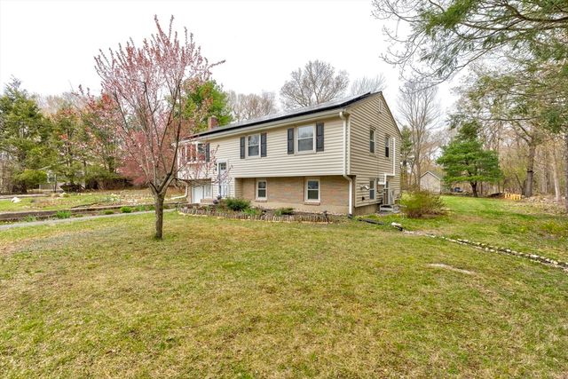 4 Park Dr, Holbrook, MA 02343