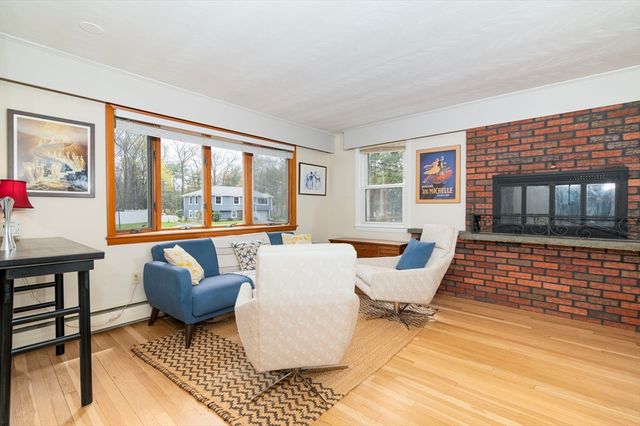4 Park Dr, Holbrook, MA 02343