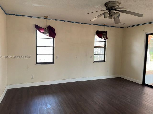 1573 SE Clearbrook St, Port St. Lucie, FL 34983