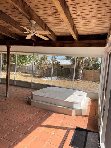 1573 SE Clearbrook St, Port St. Lucie, FL 34983