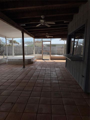 1573 SE Clearbrook St, Port St. Lucie, FL 34983