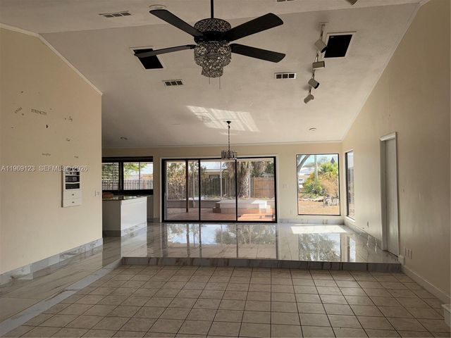 1573 SE Clearbrook St, Port St. Lucie, FL 34983