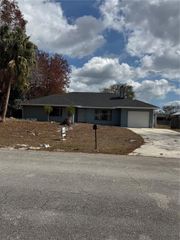 1573 SE Clearbrook St, Port St. Lucie, FL 34983