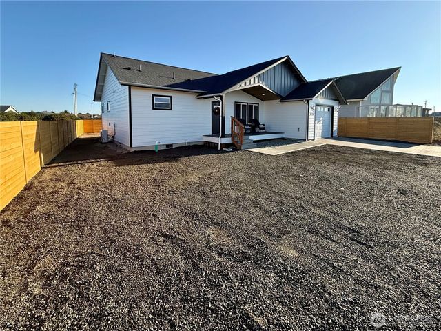 1046 Ocean Shores Boulevard, Ocean Shores, WA 98569