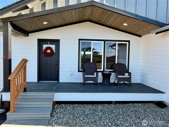 1046 Ocean Shores Boulevard, Ocean Shores, WA 98569