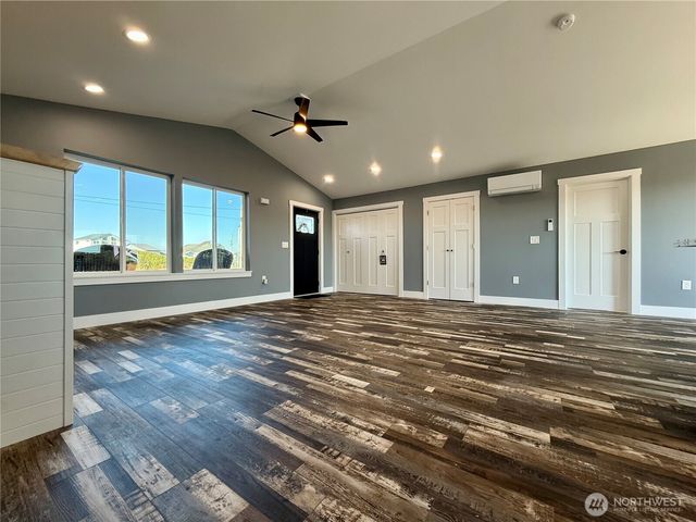 1046 Ocean Shores Boulevard, Ocean Shores, WA 98569