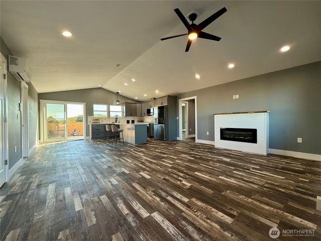 1046 Ocean Shores Boulevard, Ocean Shores, WA 98569