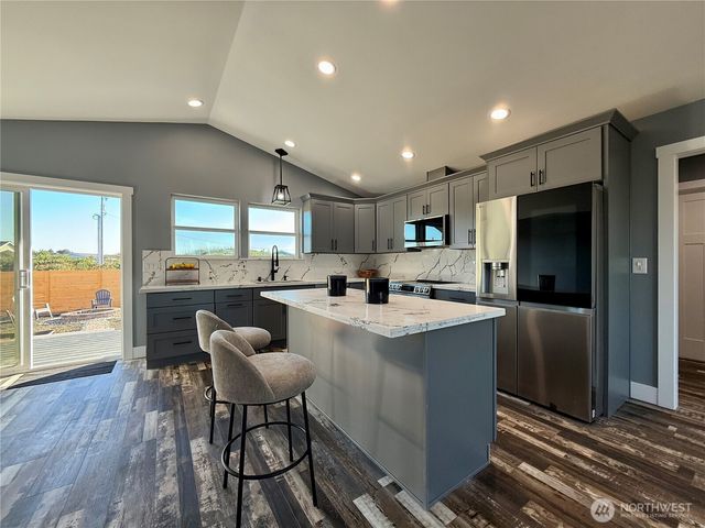 1046 Ocean Shores Boulevard, Ocean Shores, WA 98569