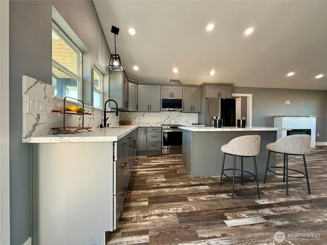 1046 Ocean Shores Boulevard, Ocean Shores, WA 98569