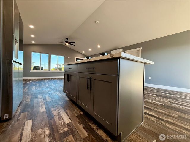 1046 Ocean Shores Boulevard, Ocean Shores, WA 98569