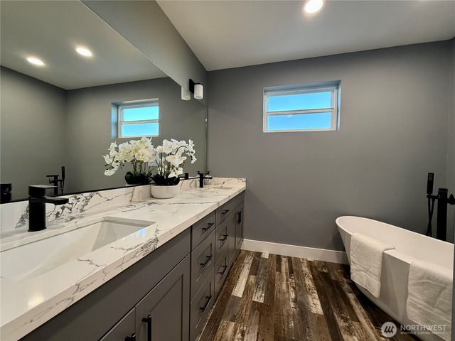 1046 Ocean Shores Boulevard, Ocean Shores, WA 98569