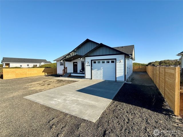 1046 Ocean Shores Boulevard, Ocean Shores, WA 98569