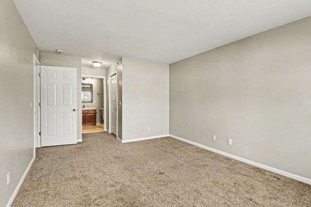 648 Village Lane, Milford Vlg, MI 48381
