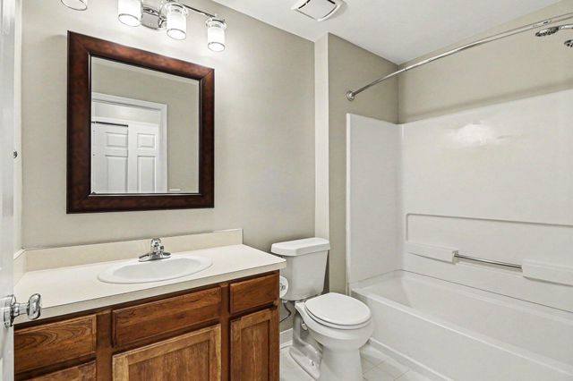 648 Village Lane, Milford Vlg, MI 48381