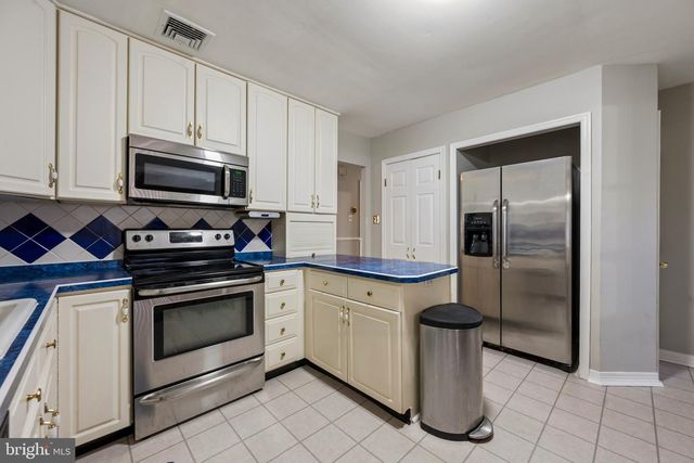 12 DOGWOOD DELL, Coatesville, PA 19320