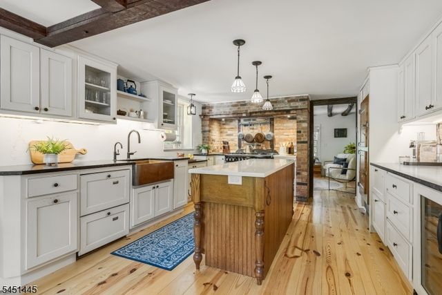 36 E Main St, Mendham Twp., NJ 07960