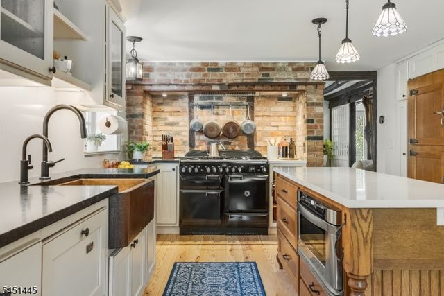36 E Main St, Mendham Twp., NJ 07960