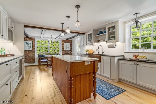 36 E Main St, Mendham Twp., NJ 07960